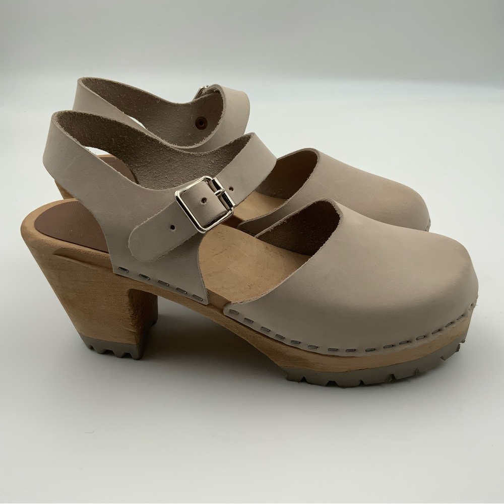 MIA Abba Clogs in Stone color. Women’s Size 39.